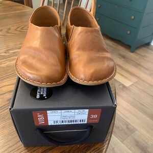 VIBAe leather shoes